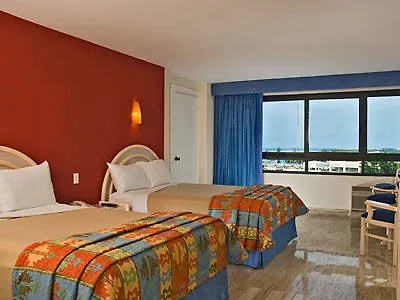 Oasis America Hotel Cancún